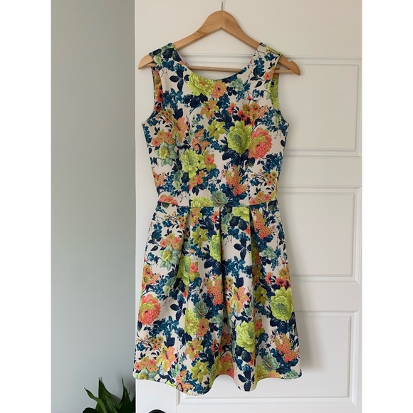 Closet London Dresses & Skirts - Closet London - Floral Dress